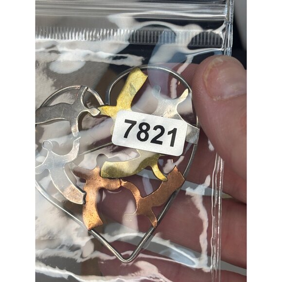 Vintage Heart Shaped Brooch Pin - Picture 3 of 8